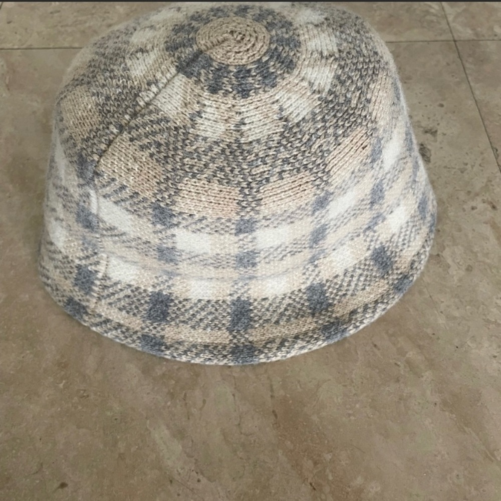 ✨Anthropologie (NWOT) Felt Bucket Hat✨ - Picture 2 of 2